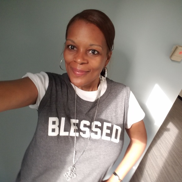 Meet your Posher, Vernette - Picture 2 of 2